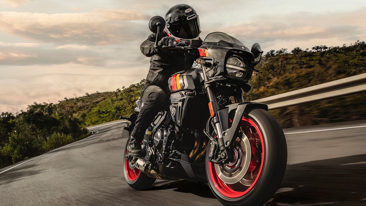 GSX-8TT